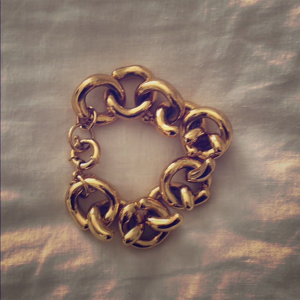 Gold chain bracelet